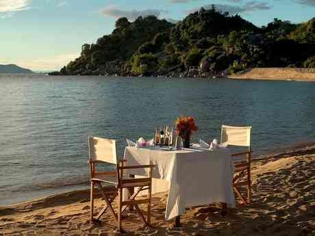 Zambian Bush & Malawian Beach Journey